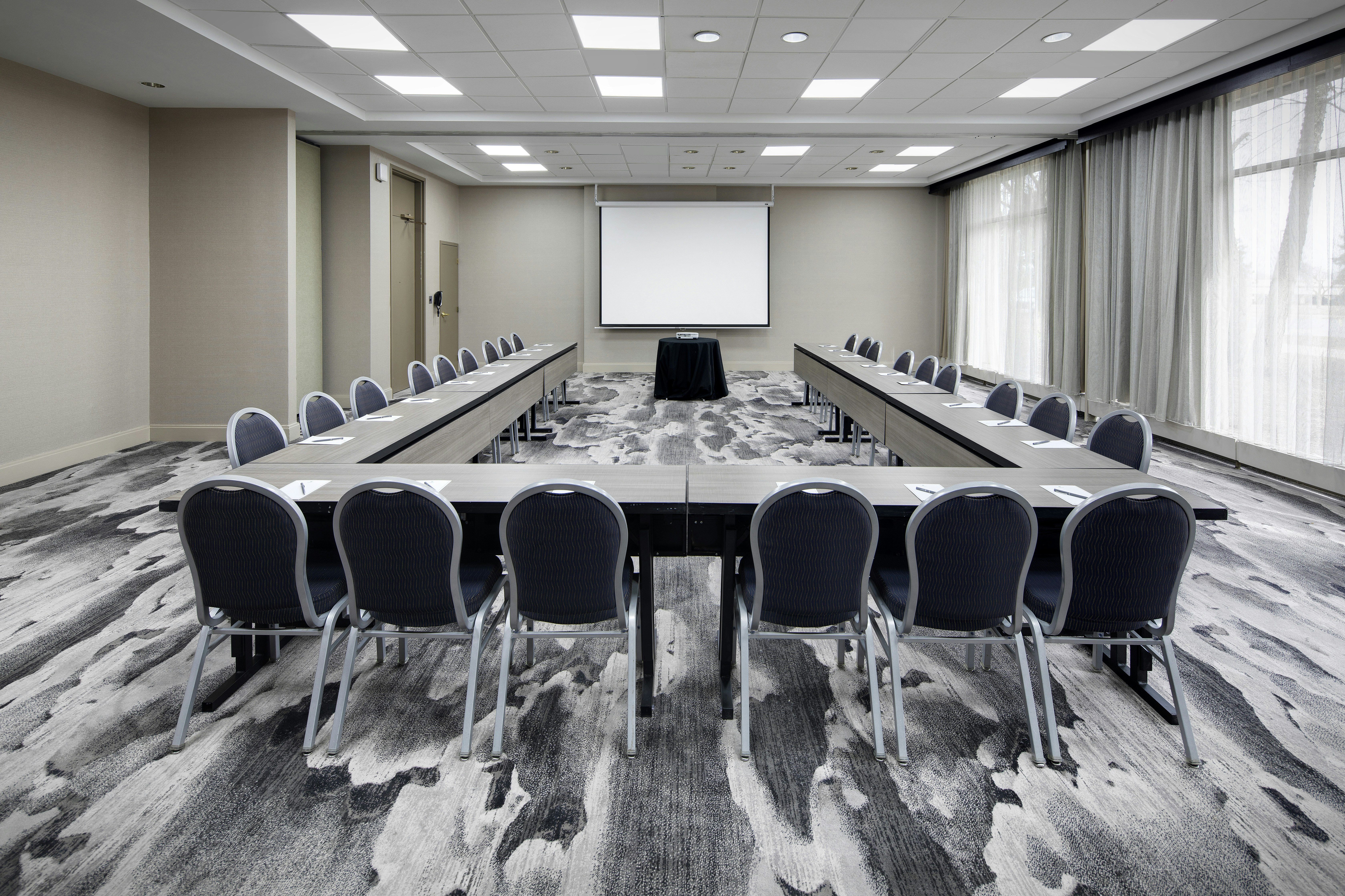 Embassy Suites by Hilton Detroit Troy Auburn Hills 65/77