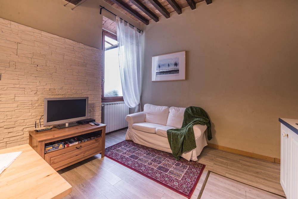 A Few Steps to The Duomo Enchanting 2BD Apt 9/19