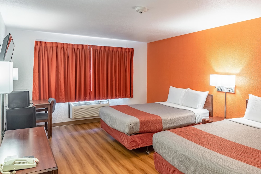Motel6 Fond Du Lac, WI 18/52