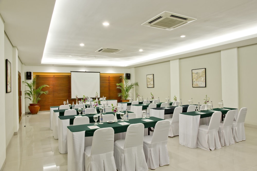 Bali Rani Hotel 54/64