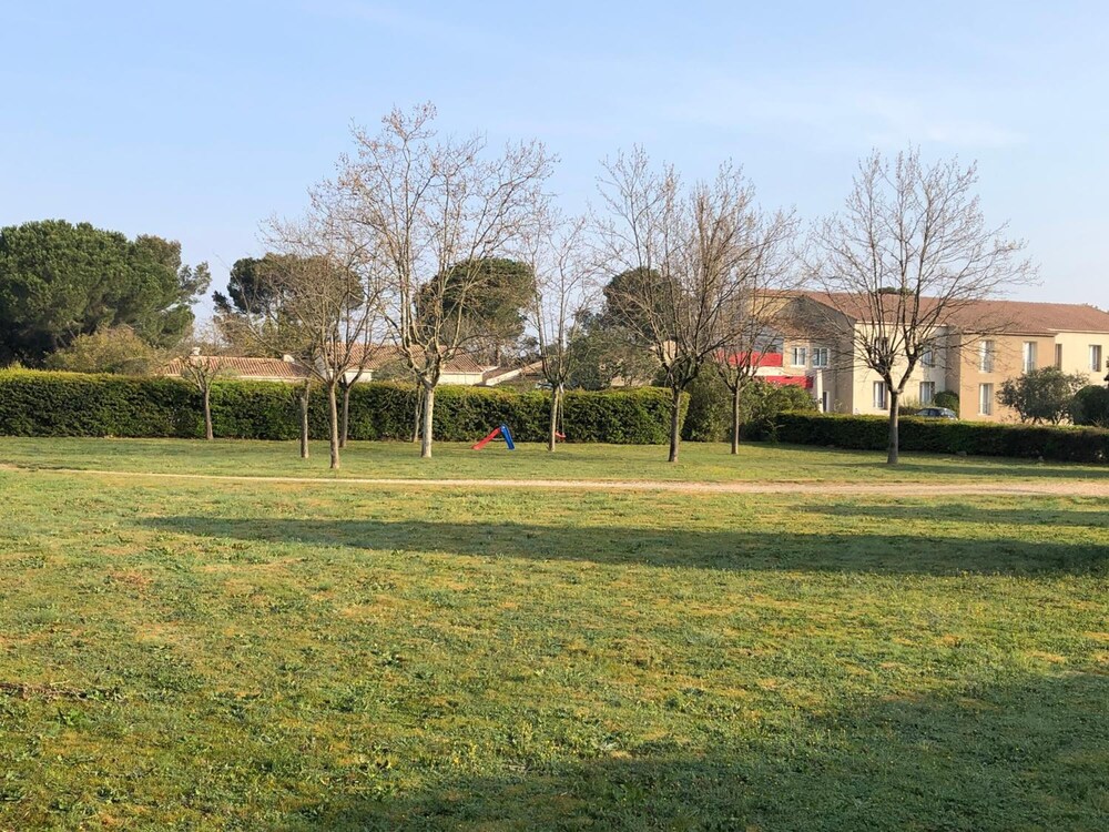 LES AUBUNS COUNTRY HOTEL 35/45