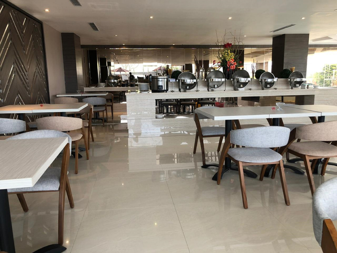 Zenith Premiere Hotel Baubau 8/11
