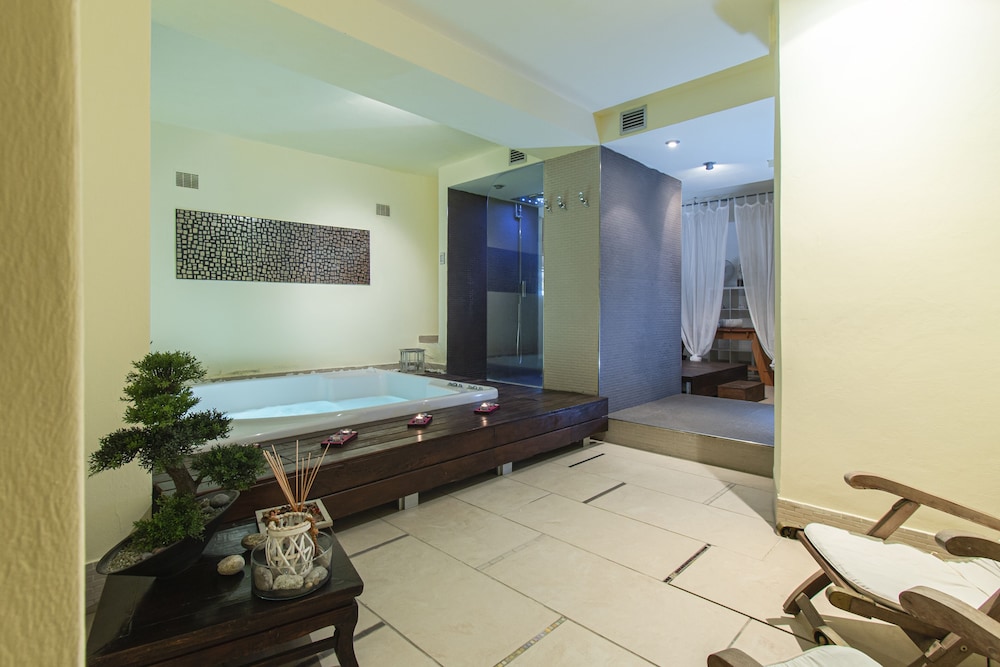 Marina 10 Boutique Design Hotel 20/46
