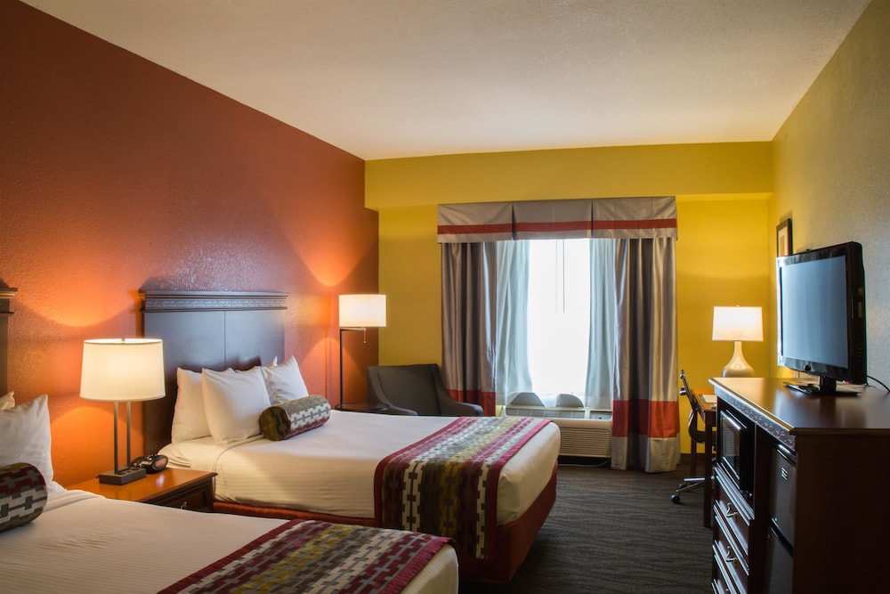 Executive Inn & Suites 8/39
