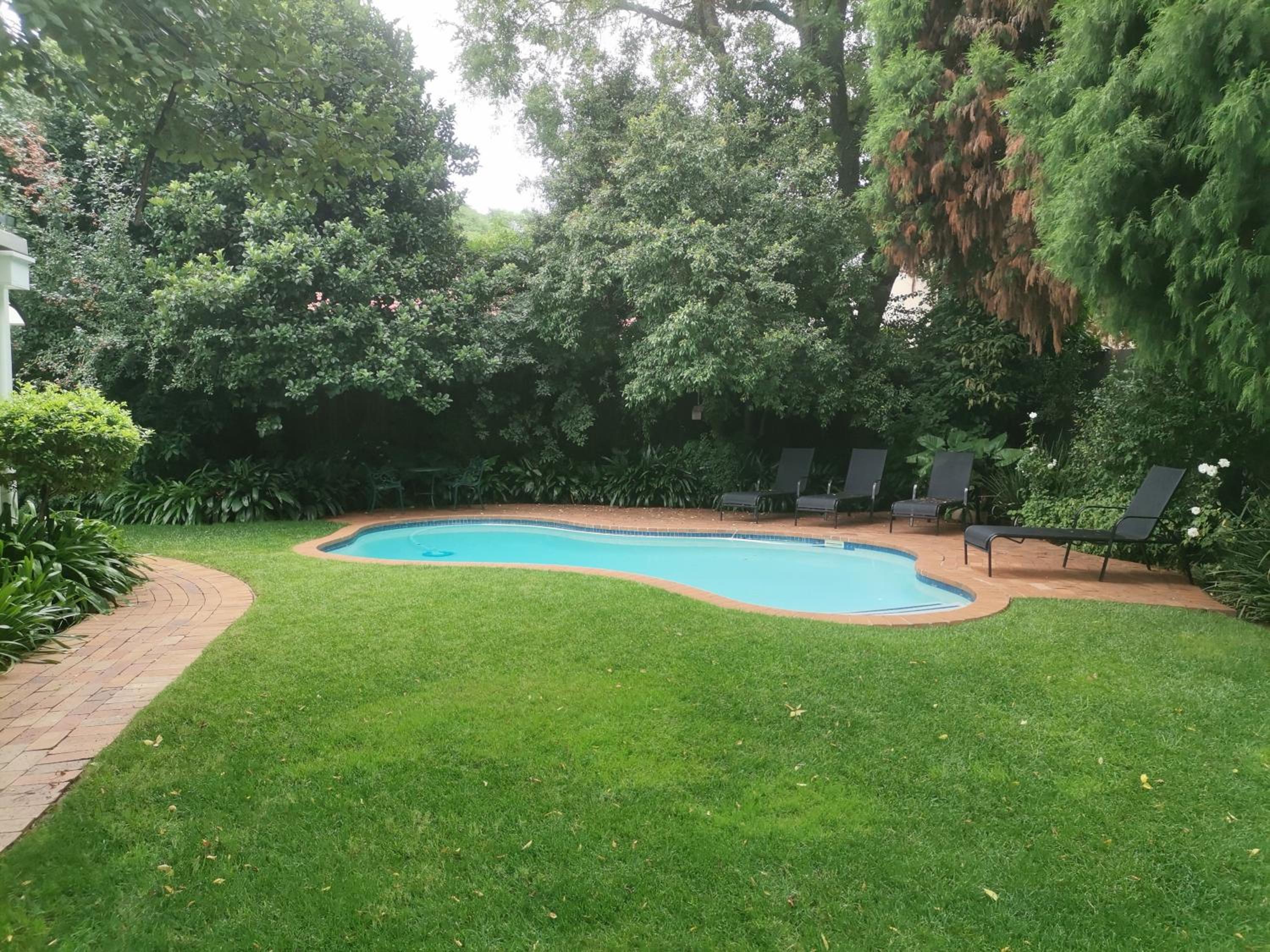 Rosebank Lodge by Claires 32/46