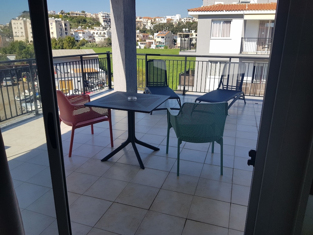 Valentinos Apartments 35/47