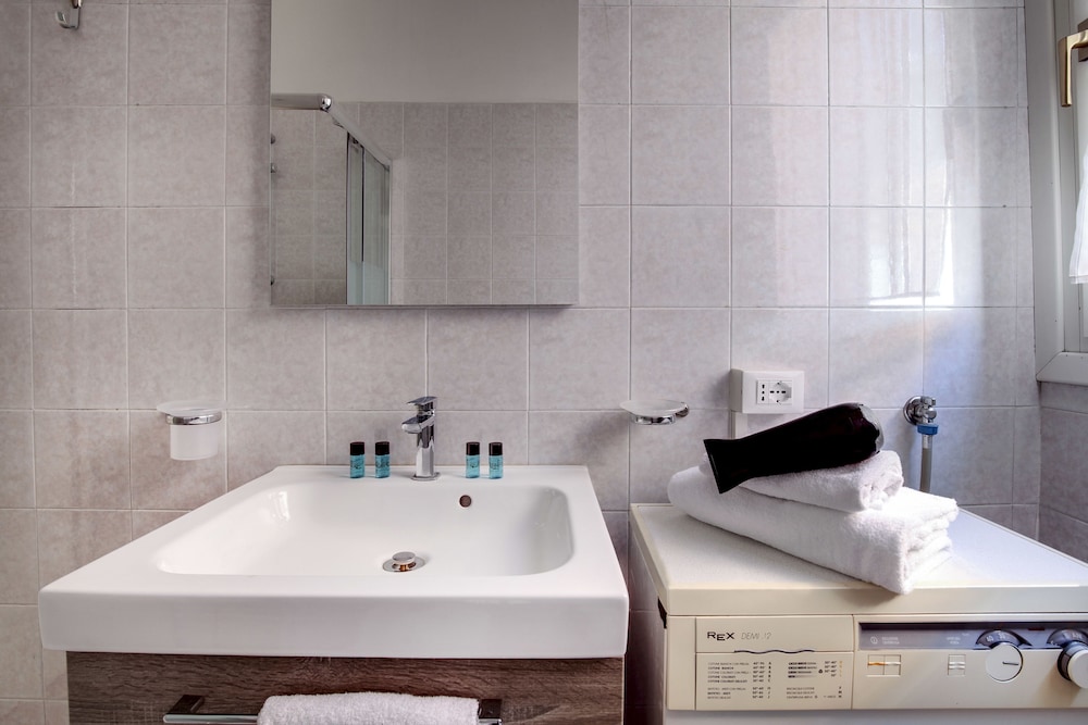 Ambra (CANNAREGIO (CORTE CORTESE) 33/34