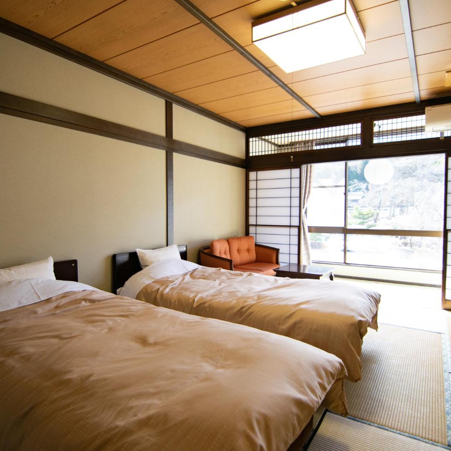 Room, Twin Beds, Mountain View