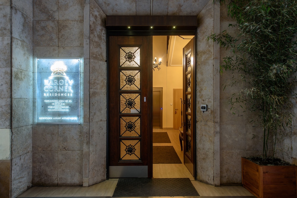 Karoly Corner Residences 5/50