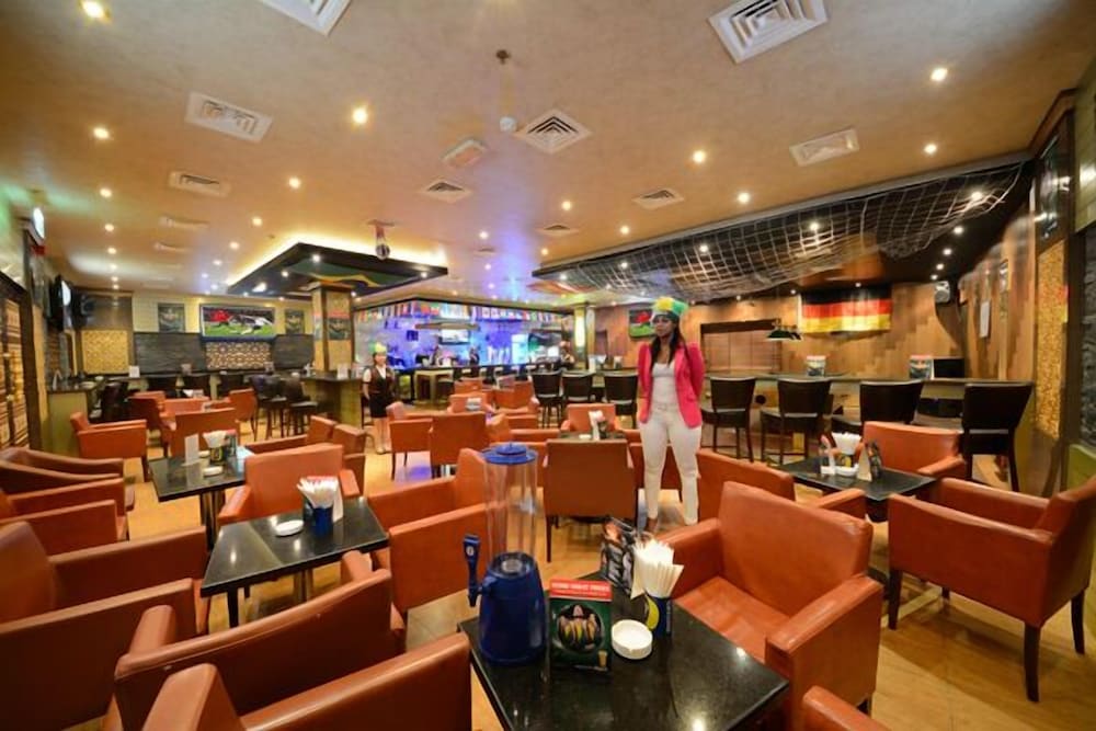 restaurant cafeteria