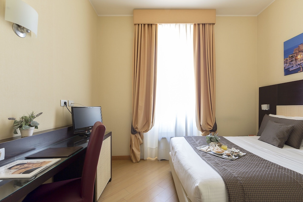 Hotel Naples 12/71