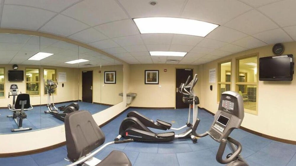 Holiday Inn Express Hotel Suites Newport South 42/79