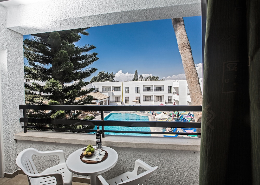 Anthea Hotel Apartments 49/60