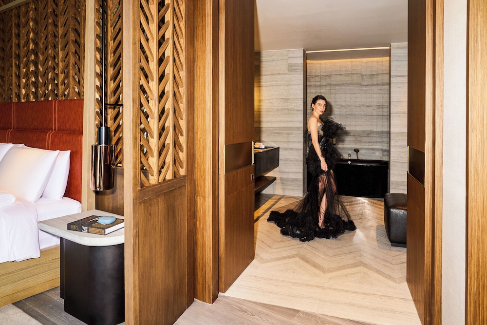 Fairmont Singapore 24/50