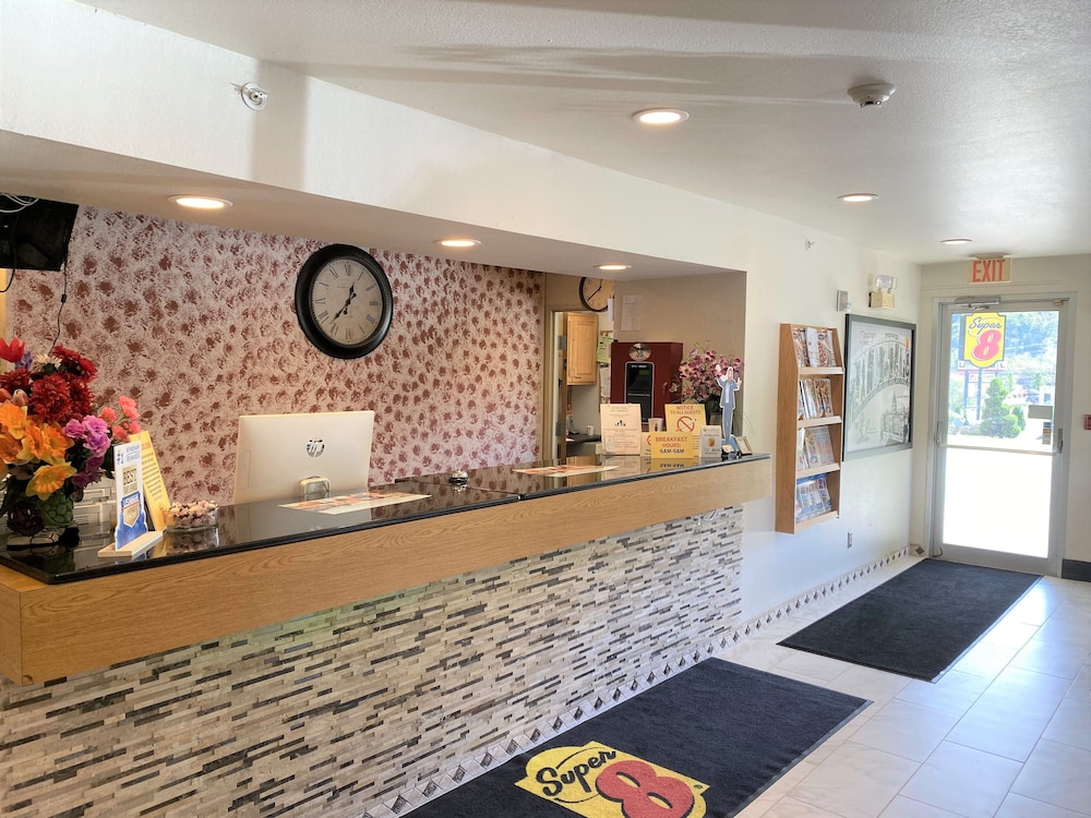 Super 8 by Wyndham Pittsburgh/Monroeville 12/47
