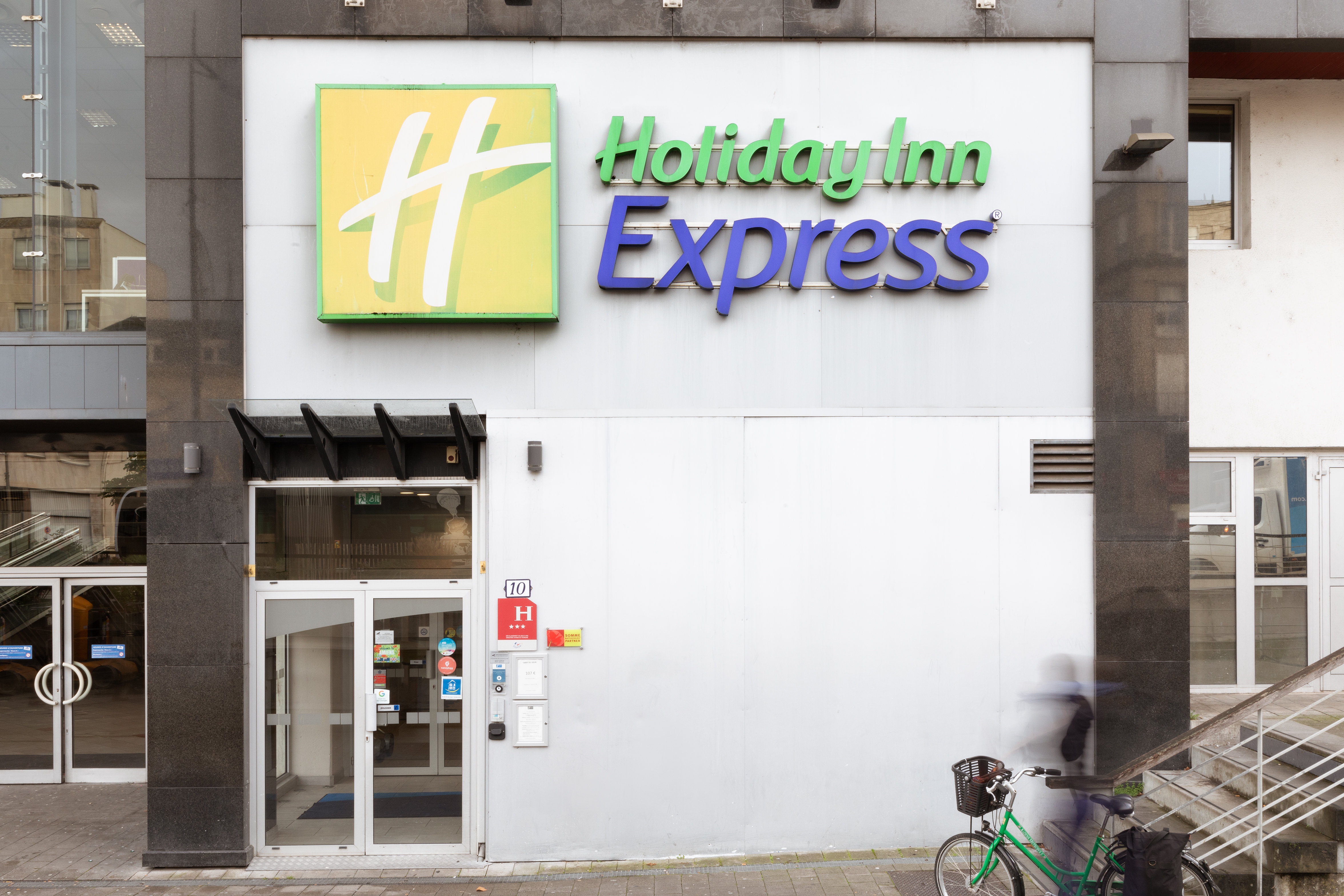 HOLIDAY INN EXPRESS AMIENS 3/73