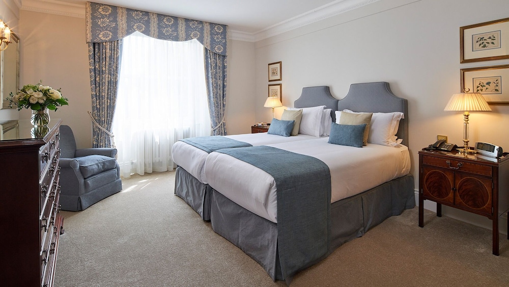 Cheval Hyde Park Gate 24/61