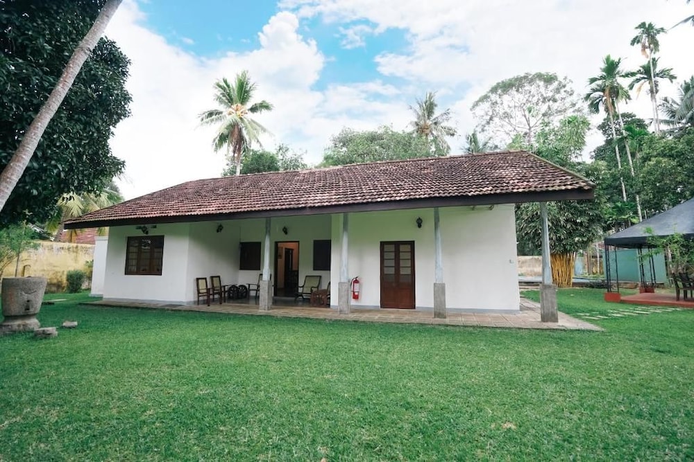 Gedara Resort 35/50