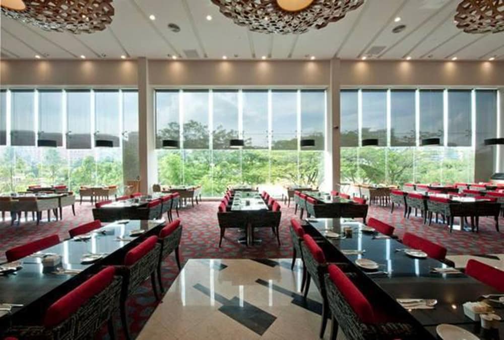 The Everly Putrajaya 54/65