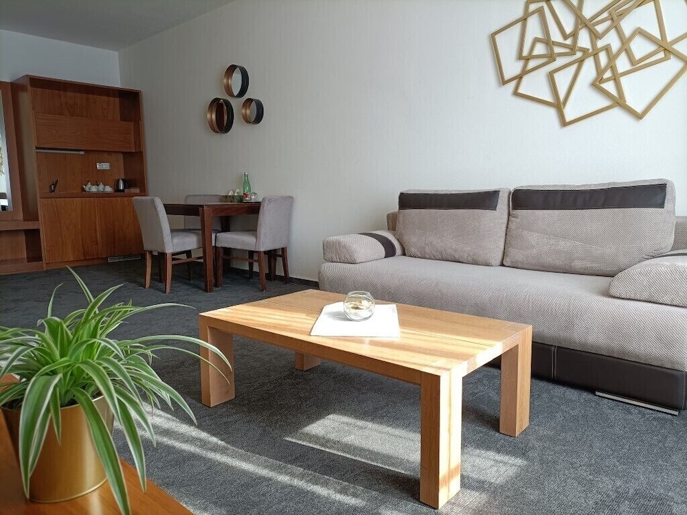 Hotel Eminent 27/45