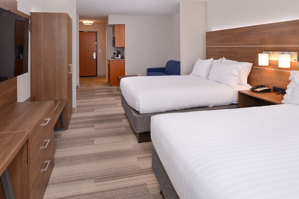 Holiday Inn Express Hotel And Suites Parkersburg Mineral Wells 13/42