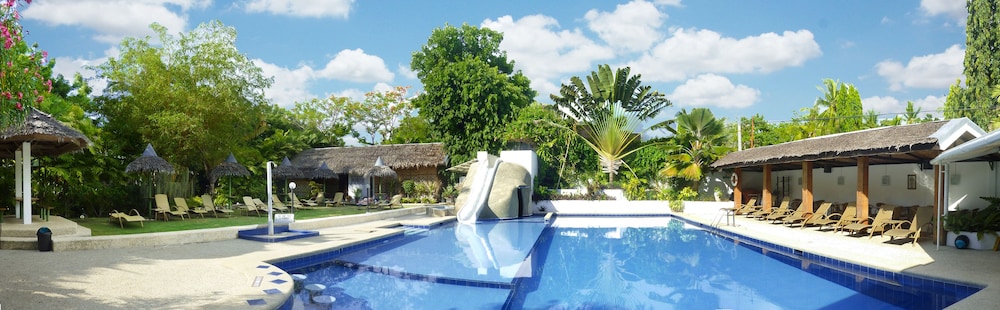 Marcosas Cottages Resort 1/68