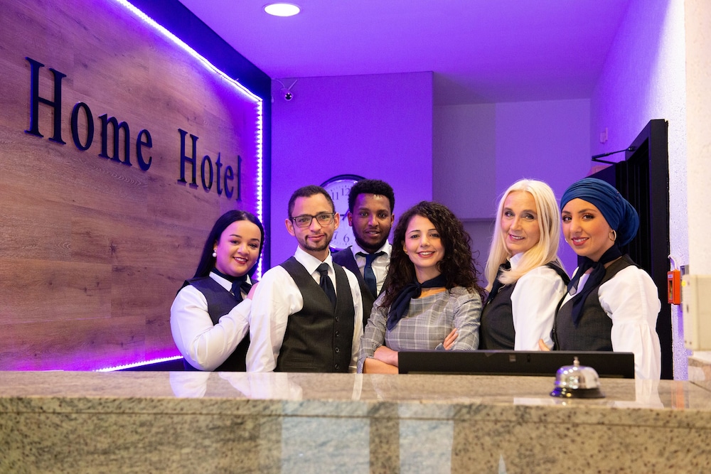 Home Hotel 45/59