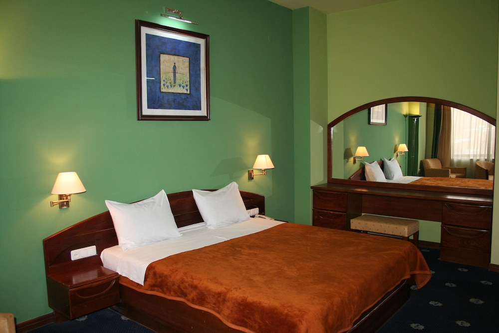 Ararat Hotel 14/50