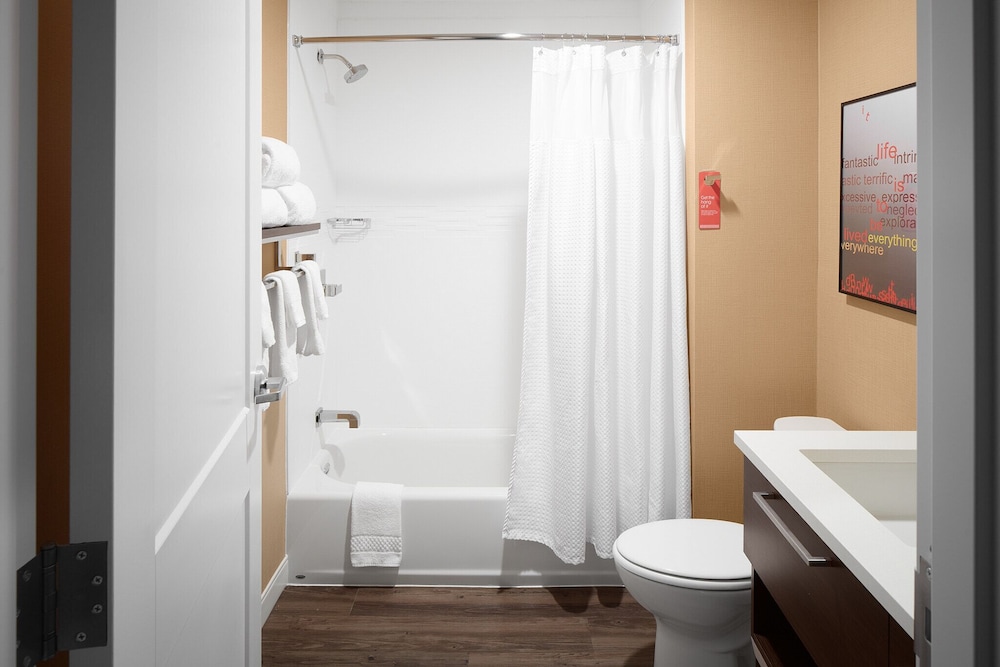 Towneplace Suites by Marriott Danville 6/25