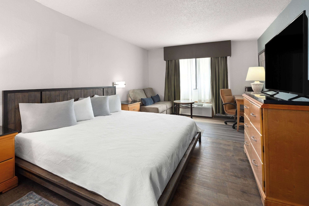 Travelodge By Wyndham Redwood Falls 7/30
