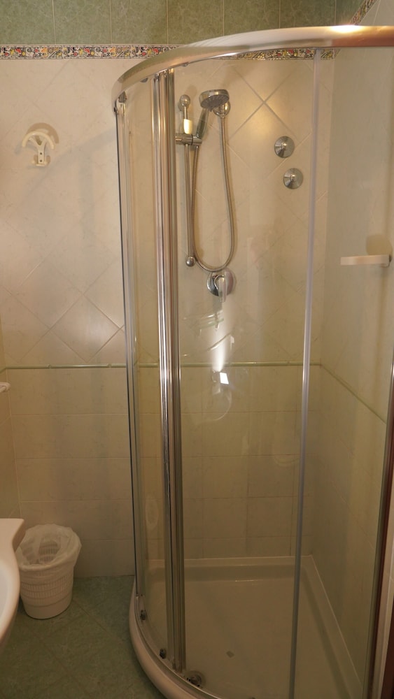 Hotel Lively 37/40