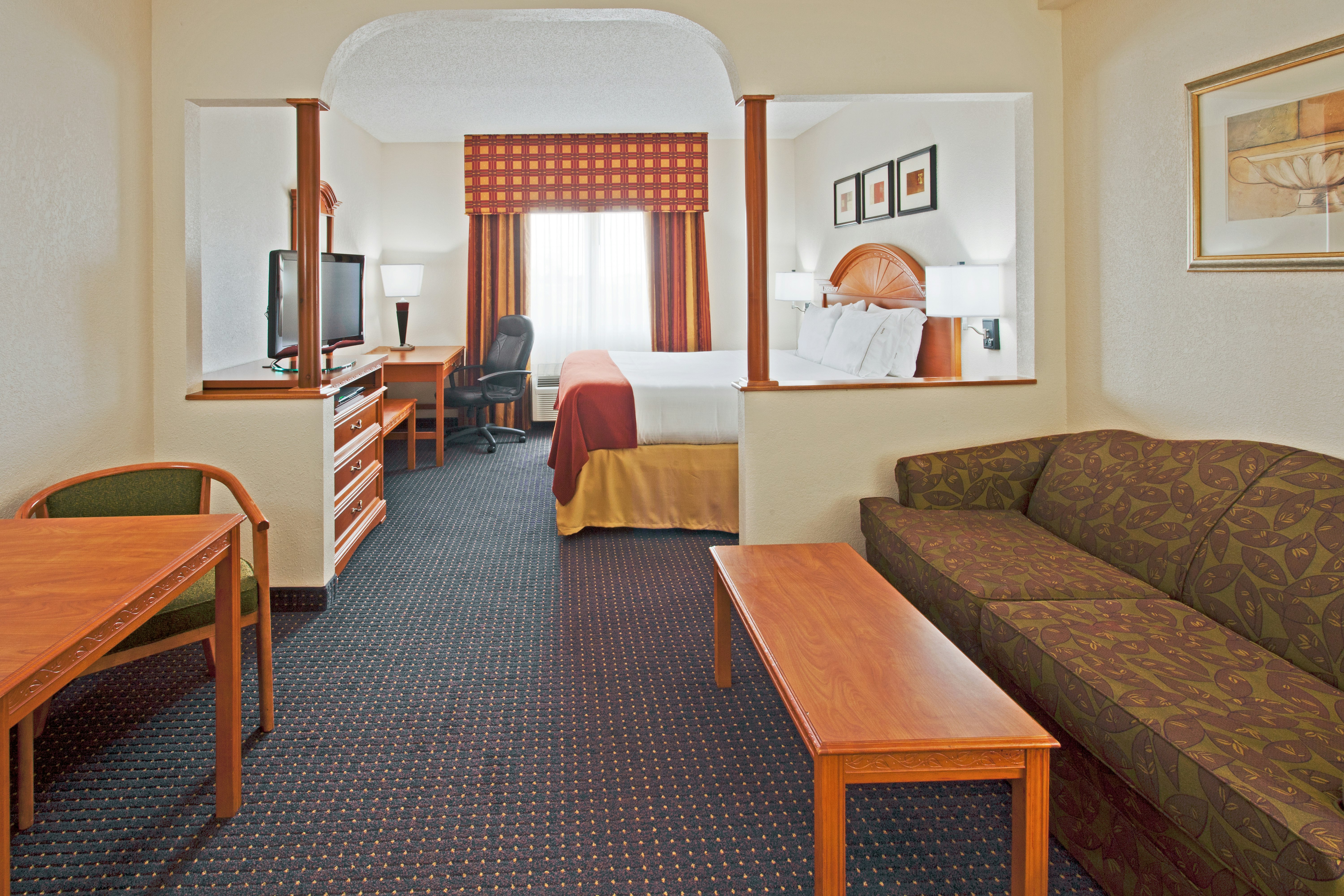 Holiday Inn Express Hotel Suites Fort Lauderdale Airport West 27/50
