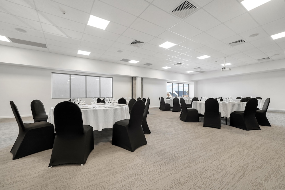 Oaks Toowoomba Hotel 38/70