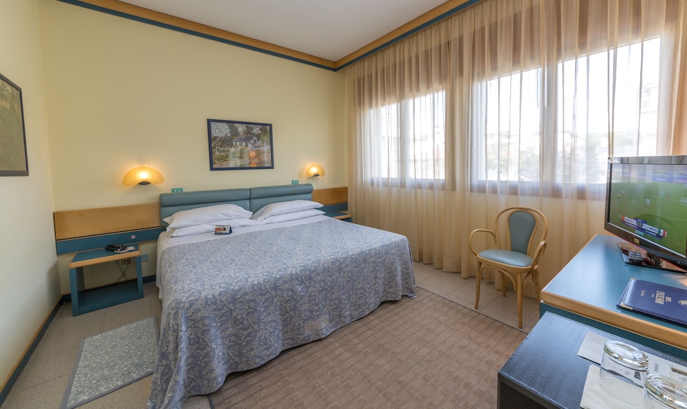 Excelsior Hotel 29/61