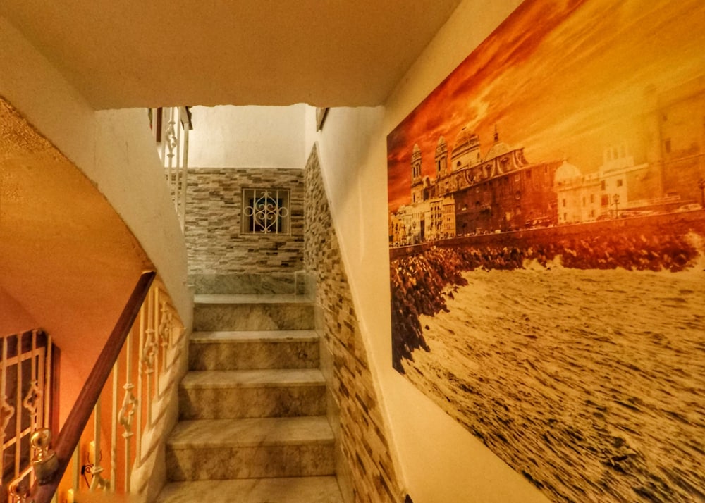 Spanish Galleon Lodge 20/40