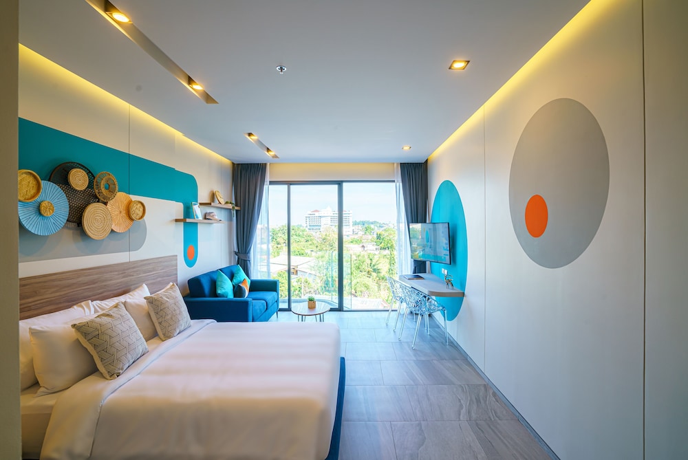 SUPERIOR, STUDIO, QUEEN BED