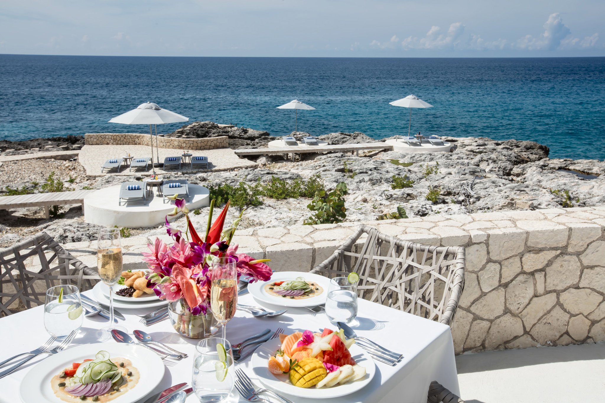 The Cliff Hotel 33/50