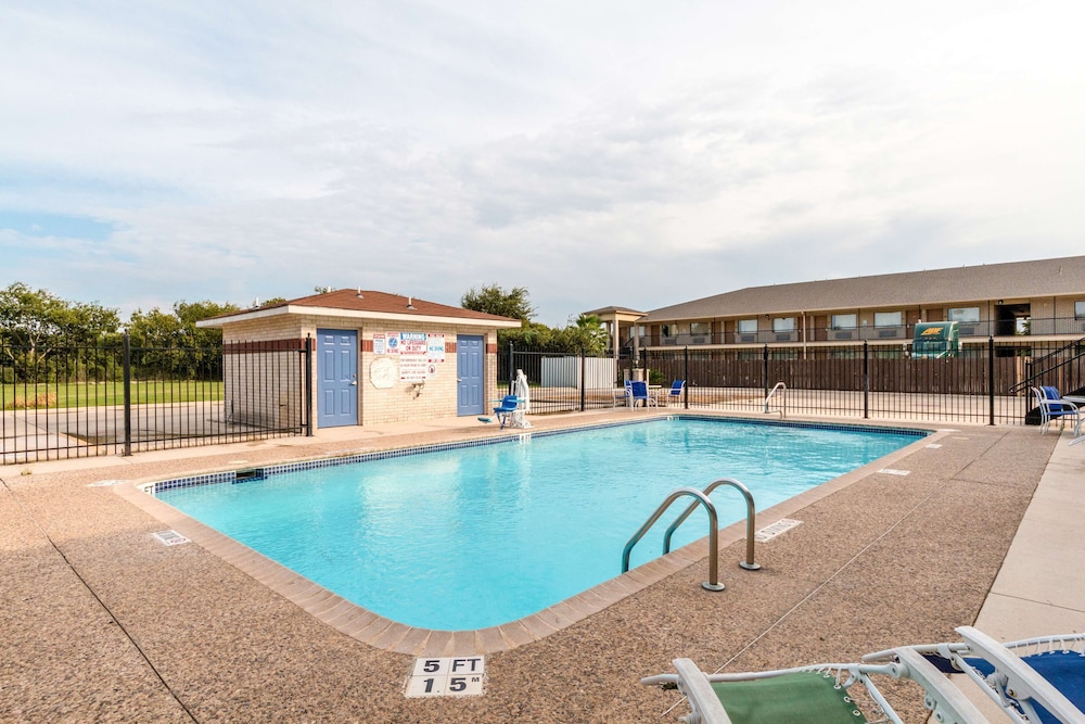 Motel6 San Antonio, TX - South IH-10 East 44/51