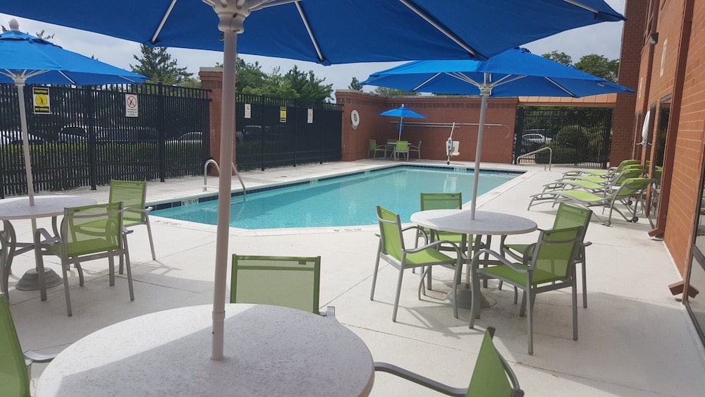 Holiday Inn Express Baltimore-Bwi Airport West 64/70