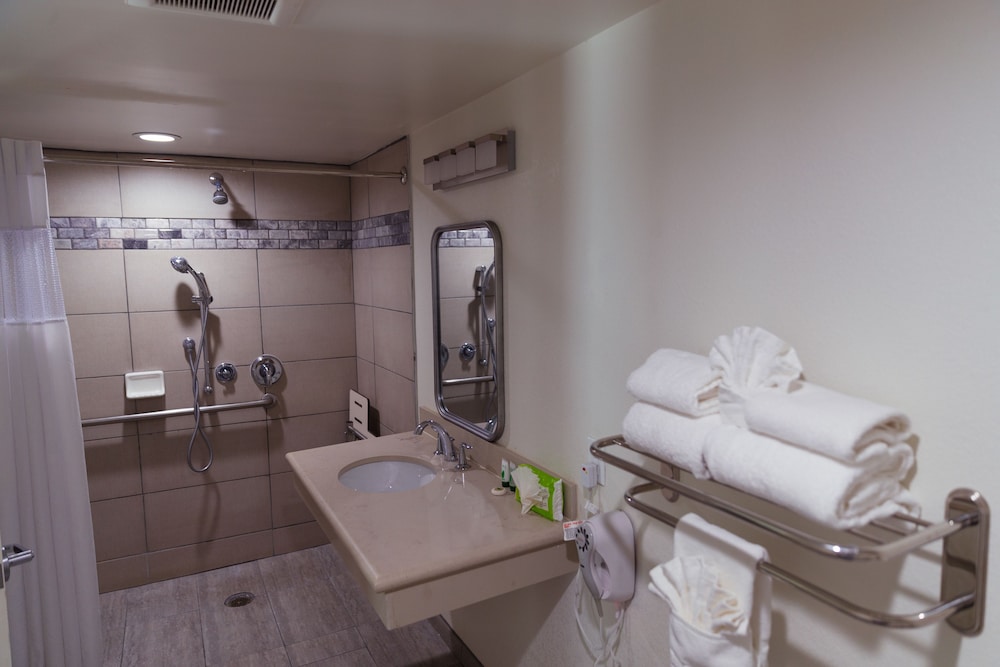 Cozy Inn Costa Mesa 20/21