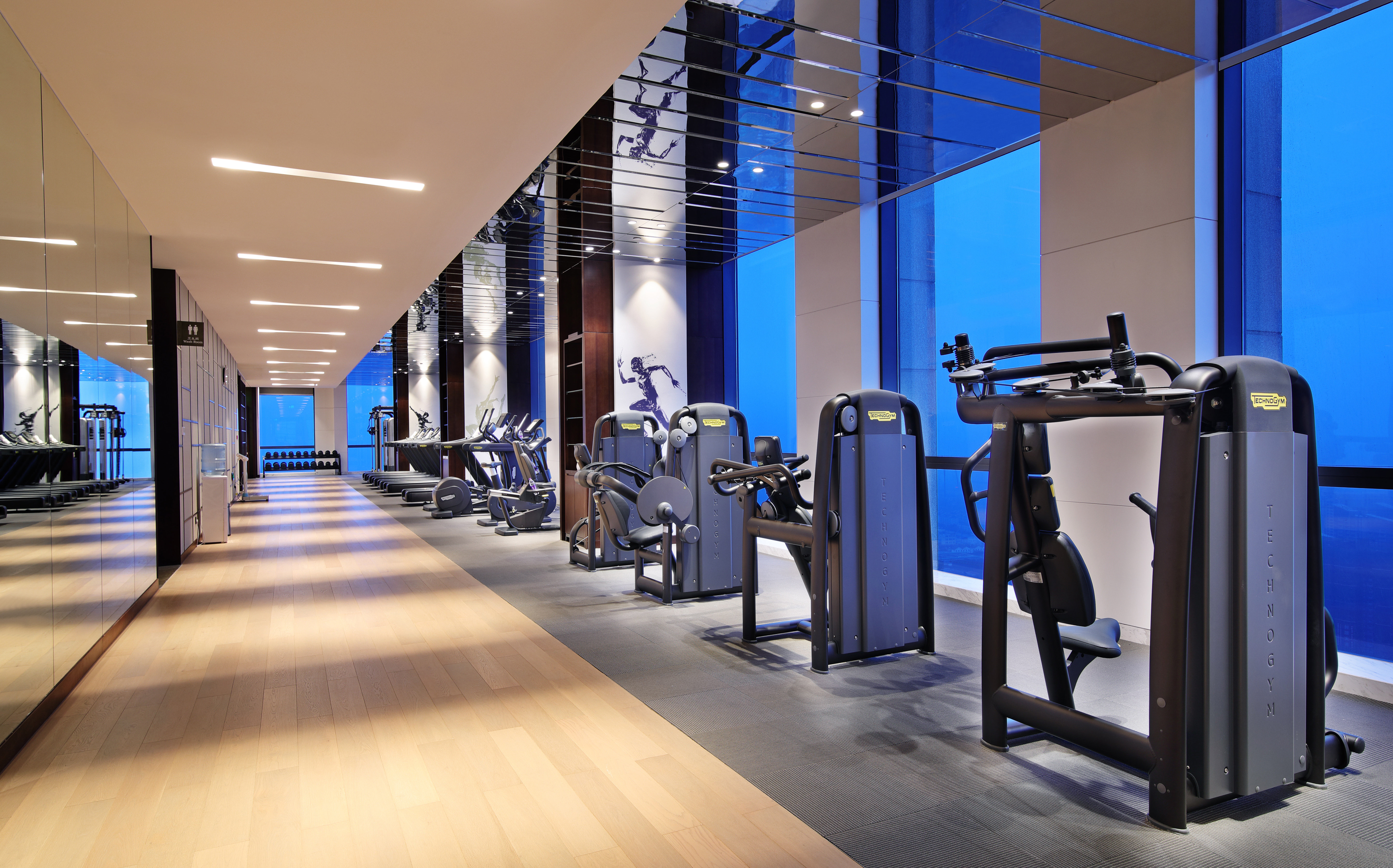 HUALUXE HOTELS AND RESORTS WUXI TAIHU 25/50