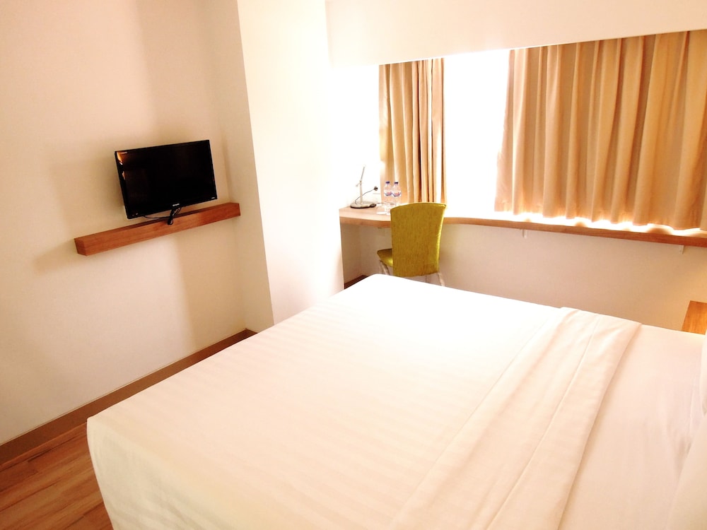 Whiz Hotel Cikini 23/62