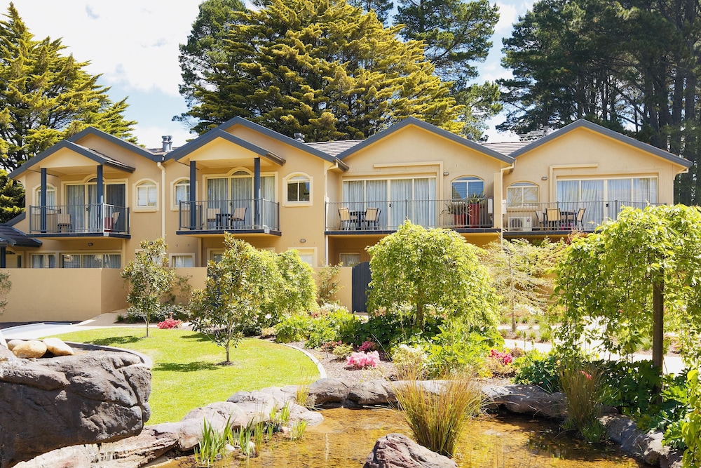 Falls Mountain Retreat 3/35