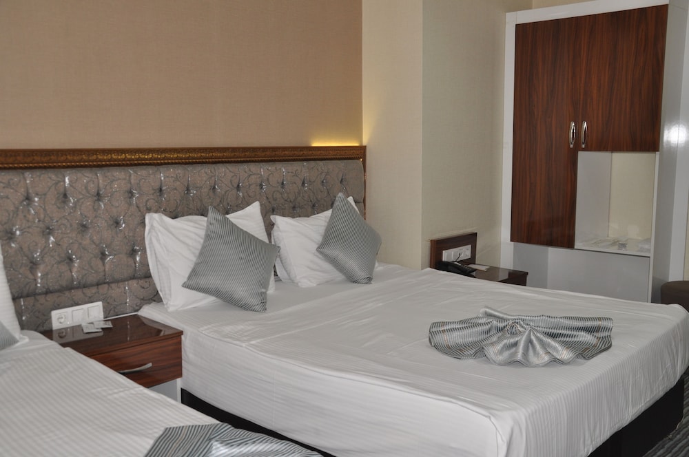 Grand Sera Hotel 19/50