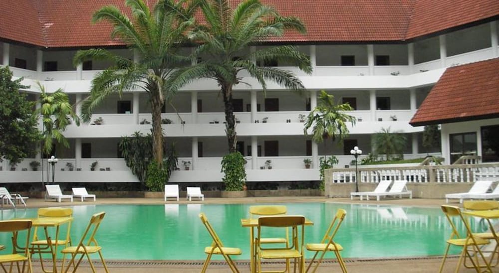 Pailyn Sukhothai 39/50