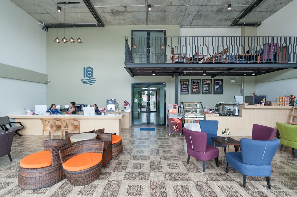The Sixteenth Naiyang Beach Hotel 35/50