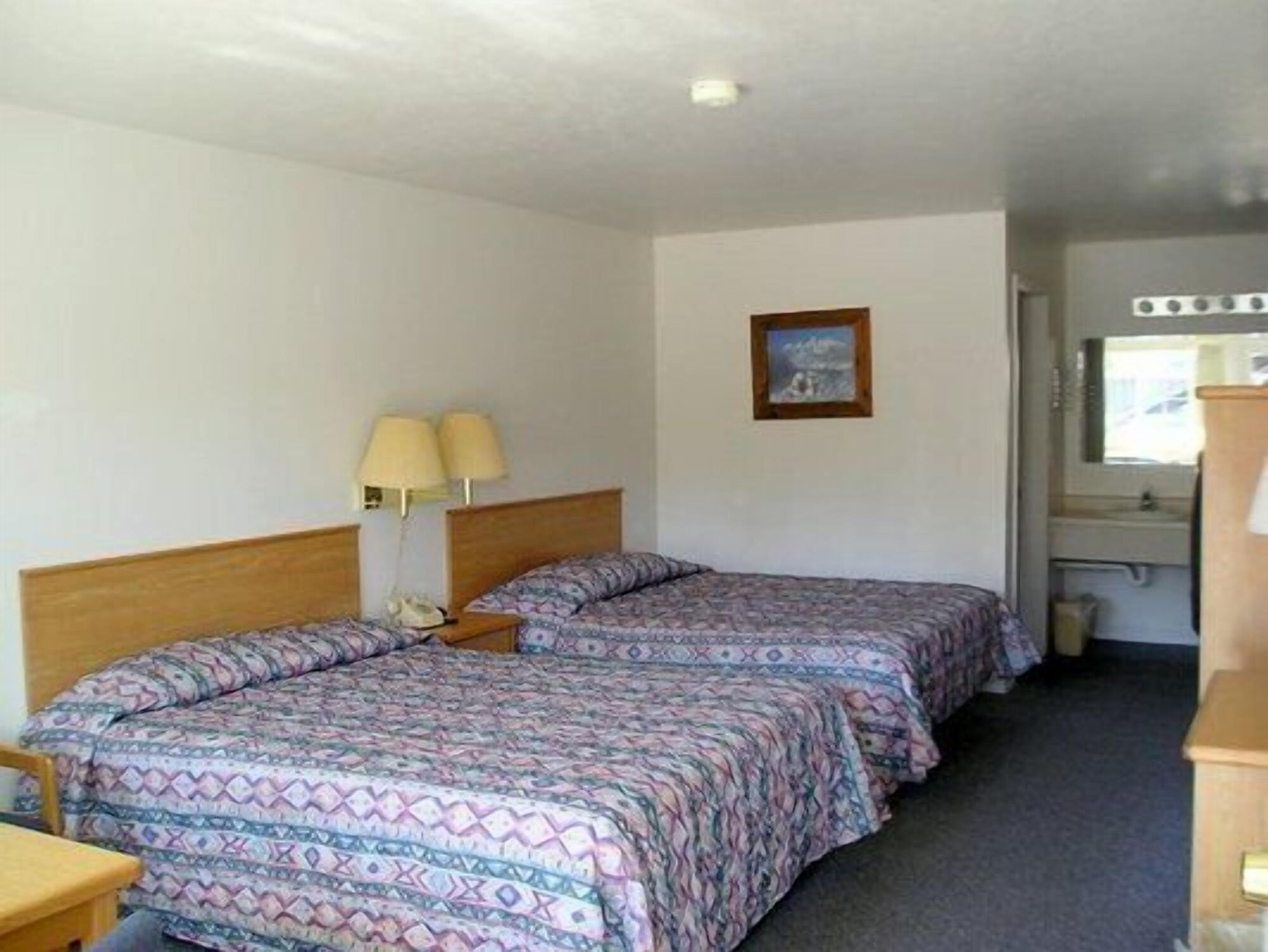 Deluxe, 3 Double Beds