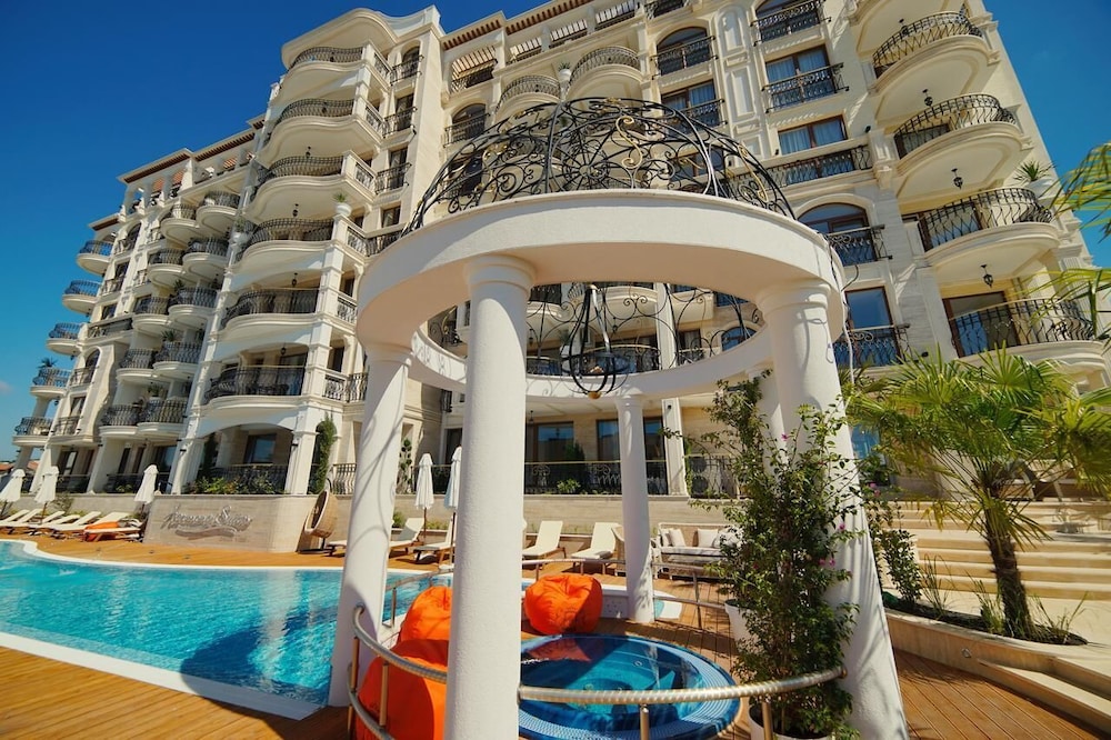 Harmony Suites 10 3/42