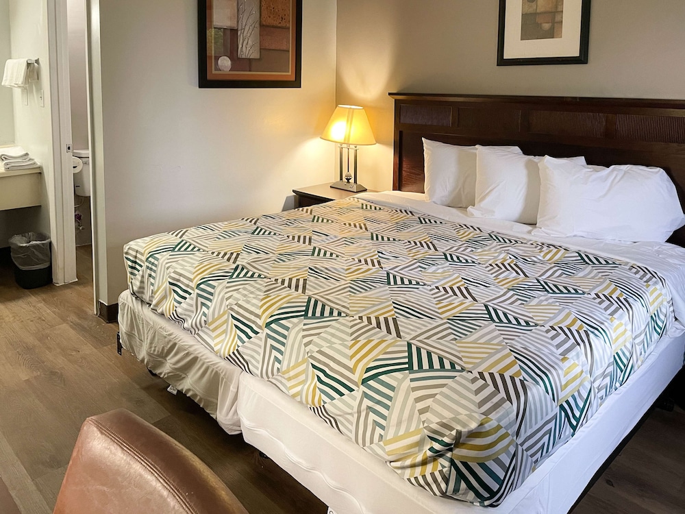 OYO Hotel Wytheville I-77 & I-81 9/40