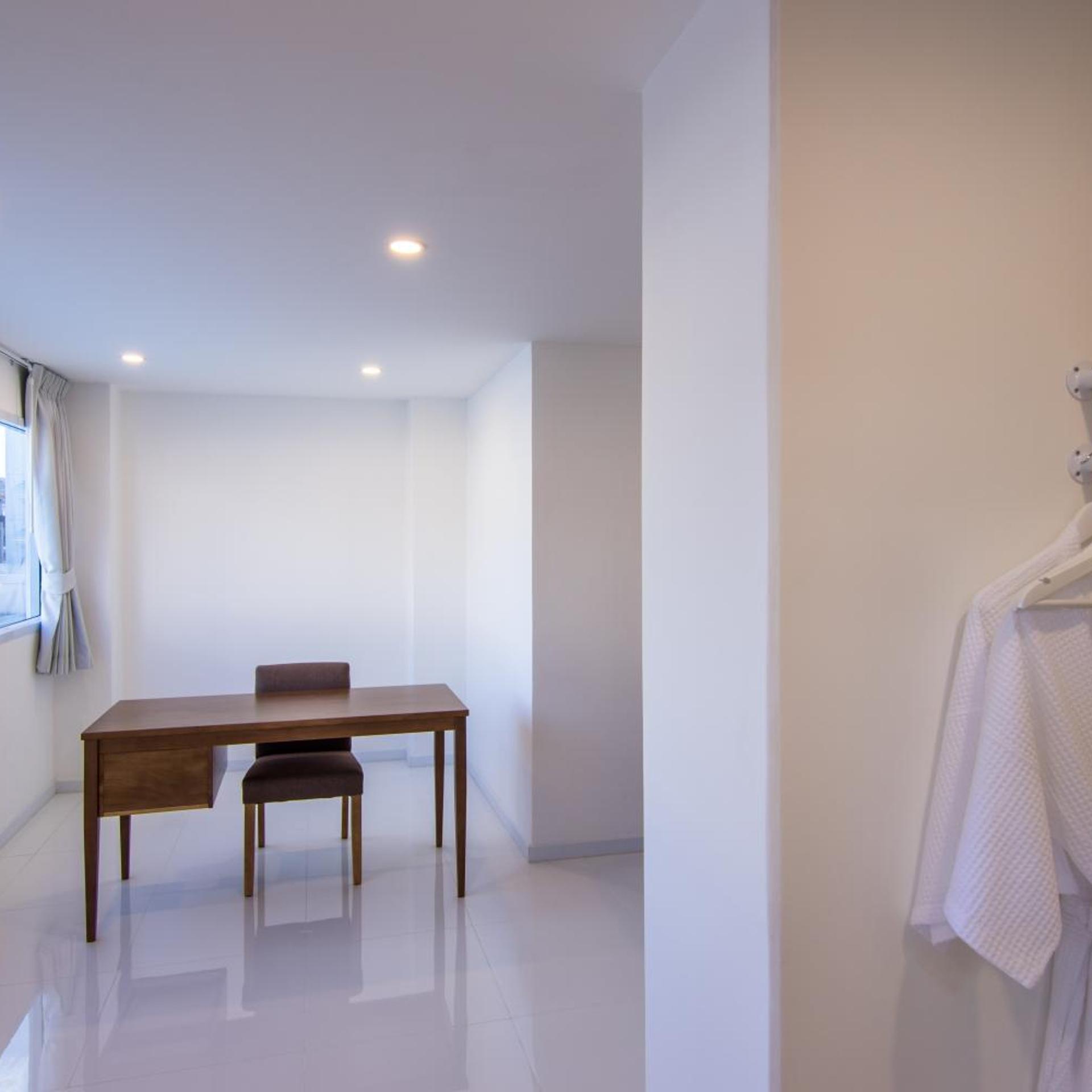 The White Hotel By Charoensri 36/47